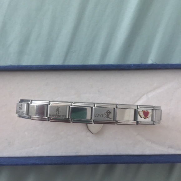 Pagoda Link Charm Bracelet - Picture 3 of 10